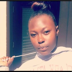 Meet your Posher, Alexus